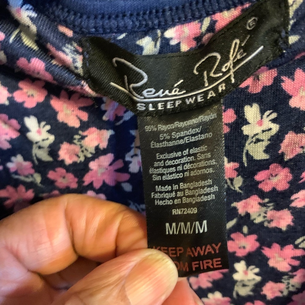 Stretchy NIGHTSHIRT. NWT Short-sleeve floral sleepwear nightgown. Size Medium. - Picture 4 of 6